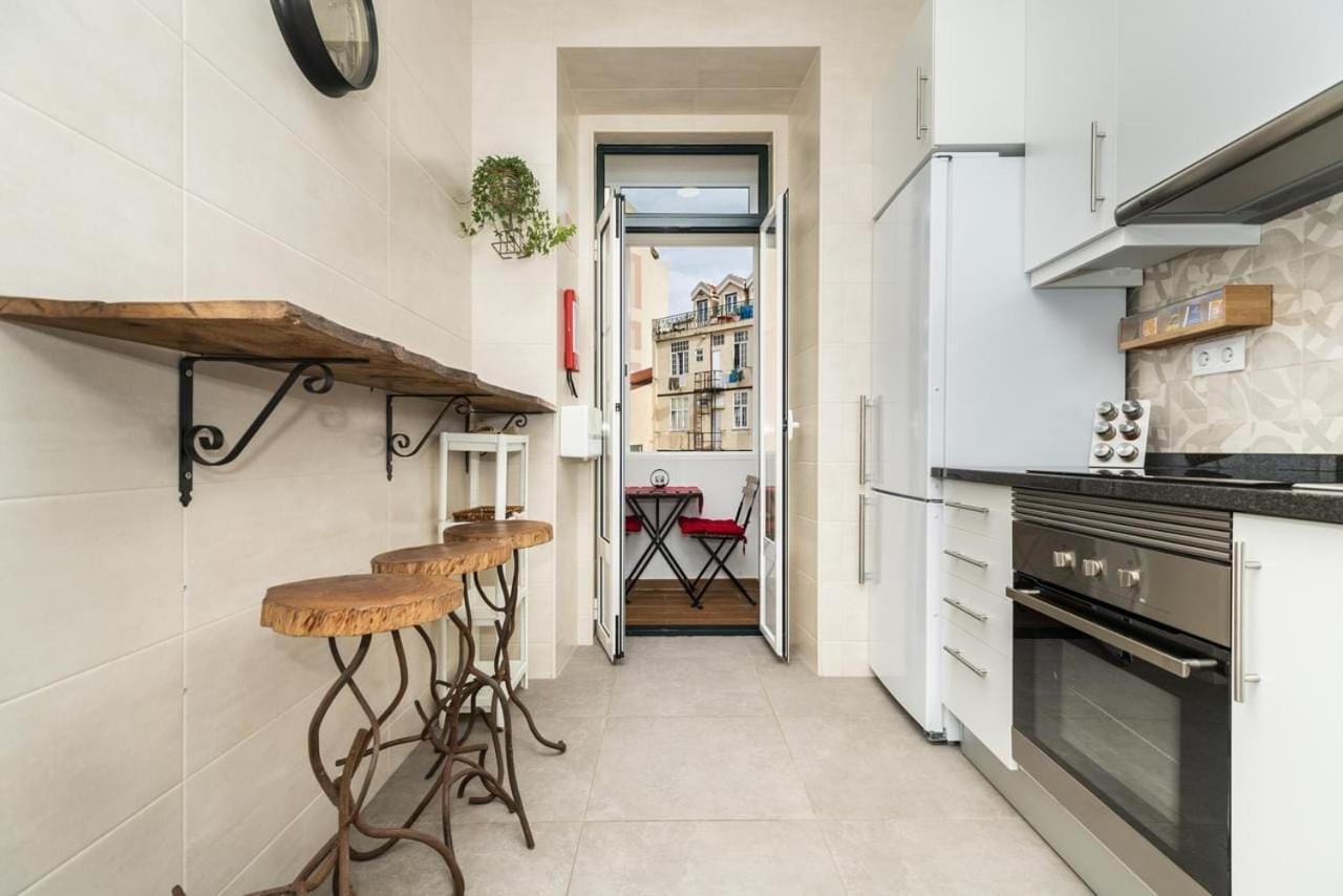 Rustic M2 R1 - Amazing Double Room With Shared Bathroom Lisboa Kültér fotó