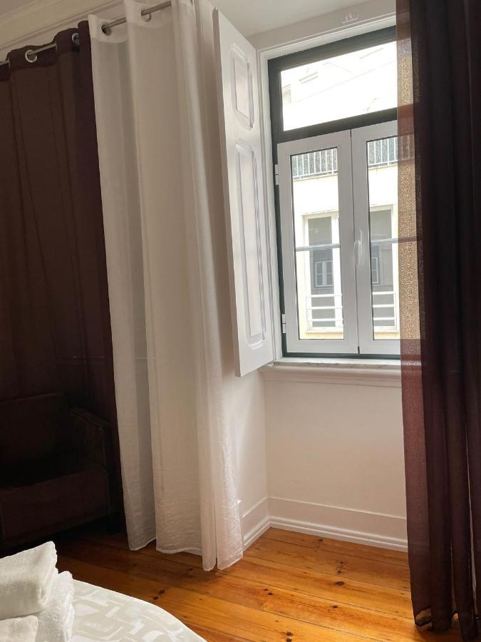 Rustic M2 R1 - Amazing Double Room With Shared Bathroom Lisboa Kültér fotó